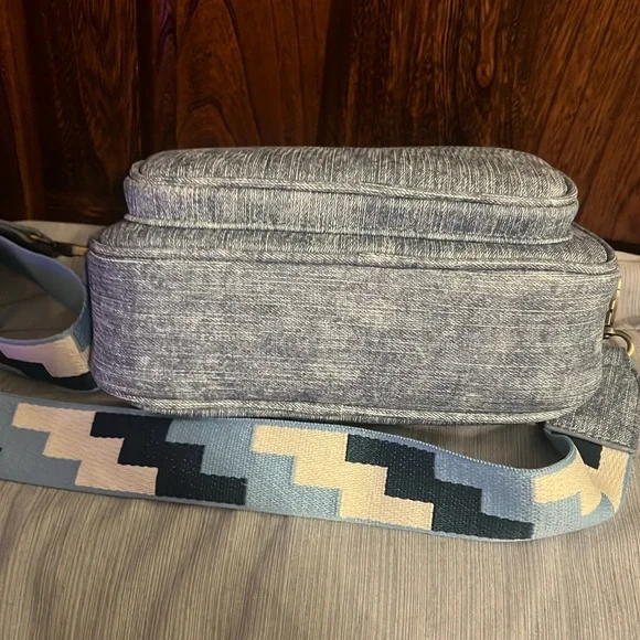 NWOT Blue Denim Cloth Crossbody with Adjustable & Removable Cloth Guitar Strap - Picture 7 of 11